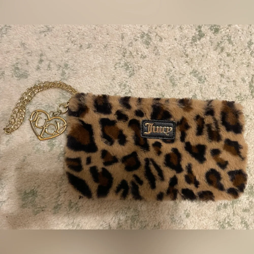 Juicy Couture Wristlet - Picture 1 of 1
